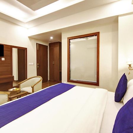 Marks Hotel & Banquet Noida Eksteriør bilde