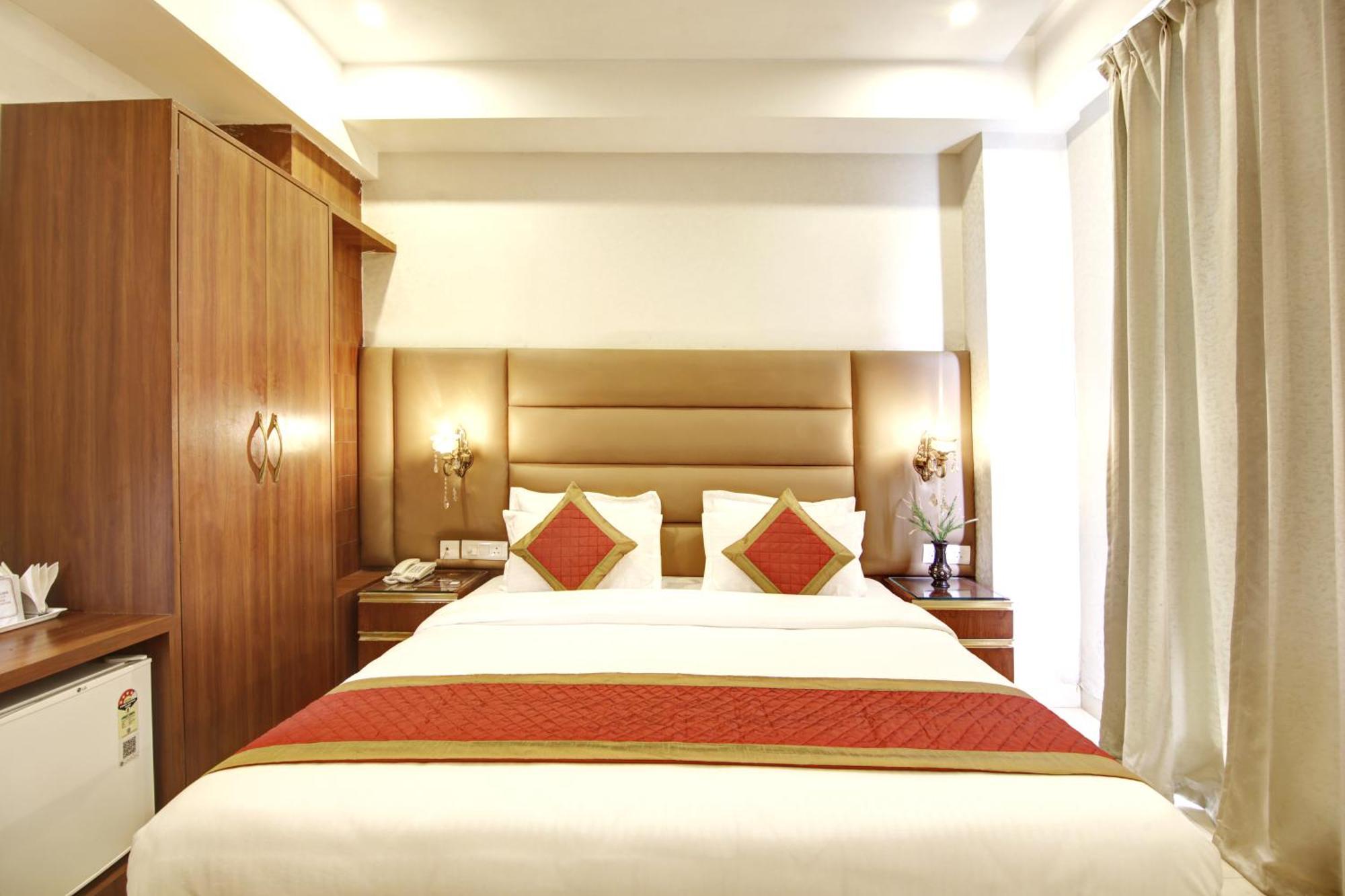 Marks Hotel & Banquet Noida Eksteriør bilde