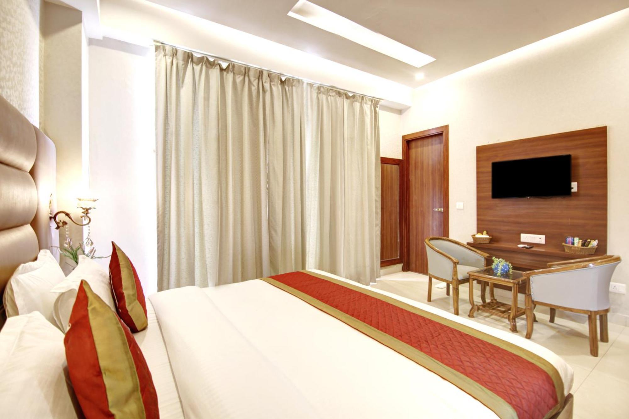 Marks Hotel & Banquet Noida Eksteriør bilde