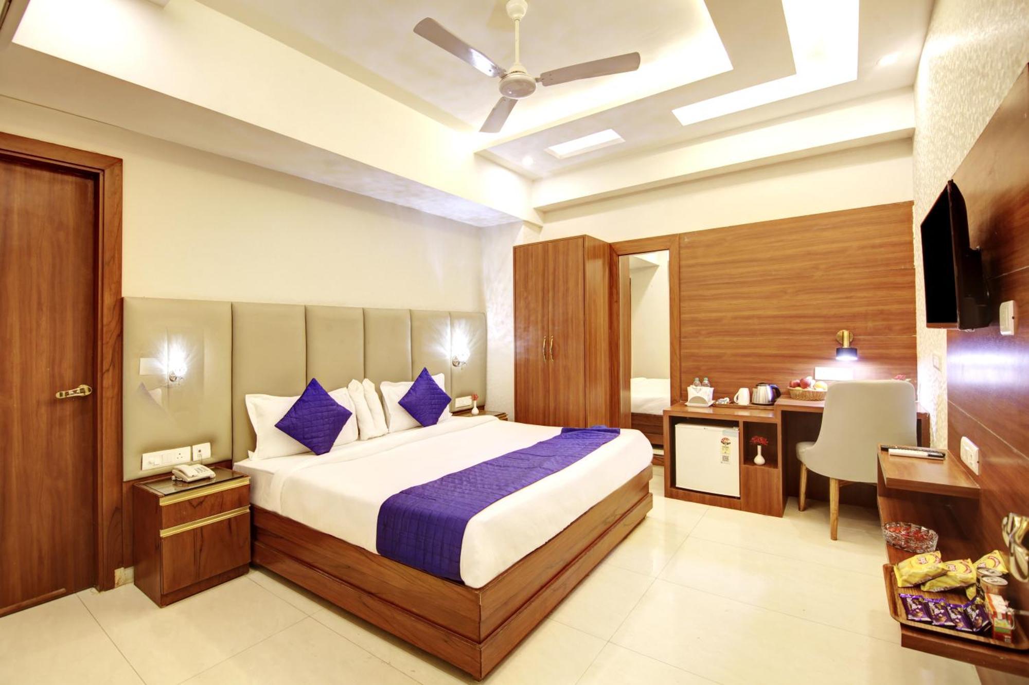 Marks Hotel & Banquet Noida Eksteriør bilde