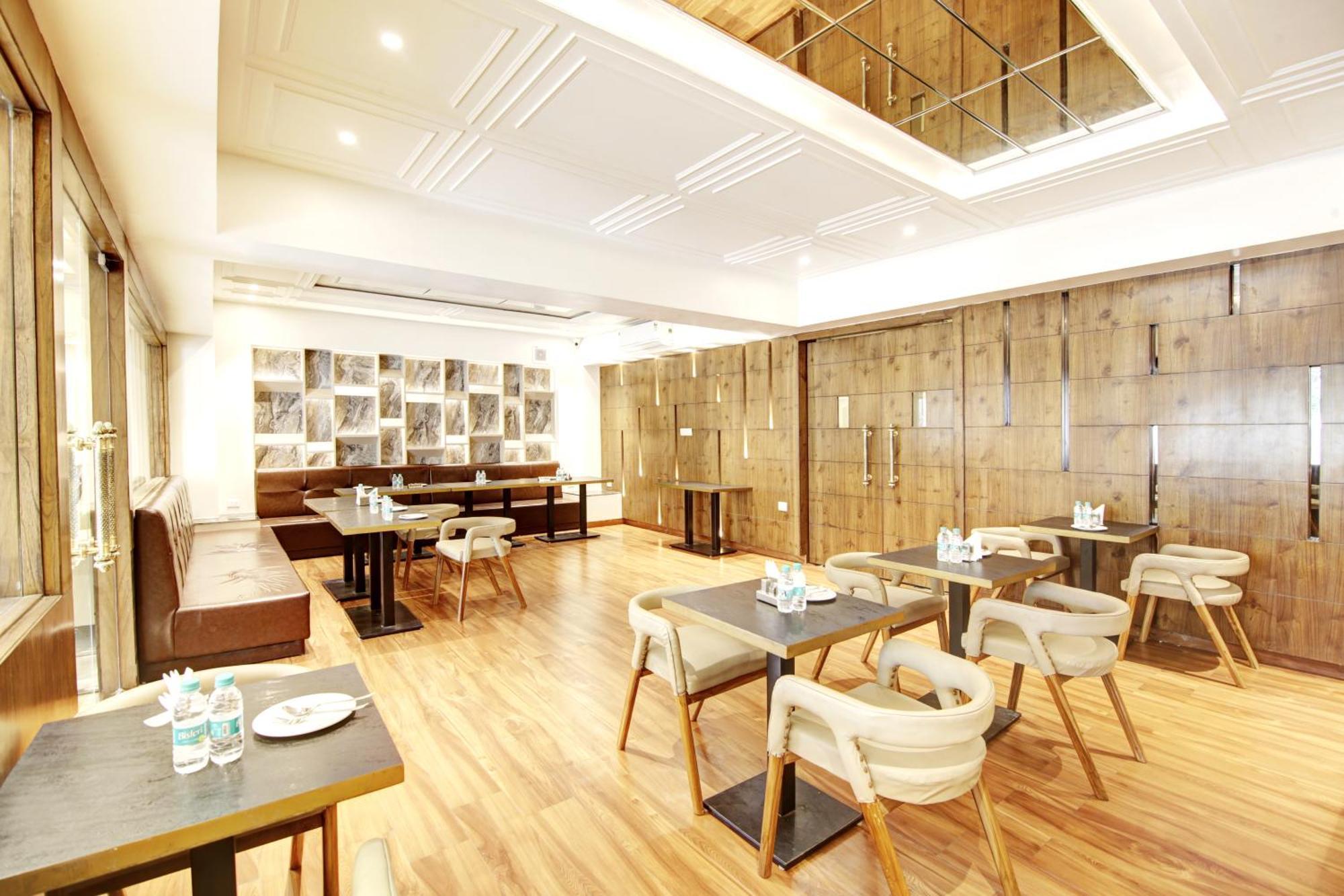 Marks Hotel & Banquet Noida Eksteriør bilde