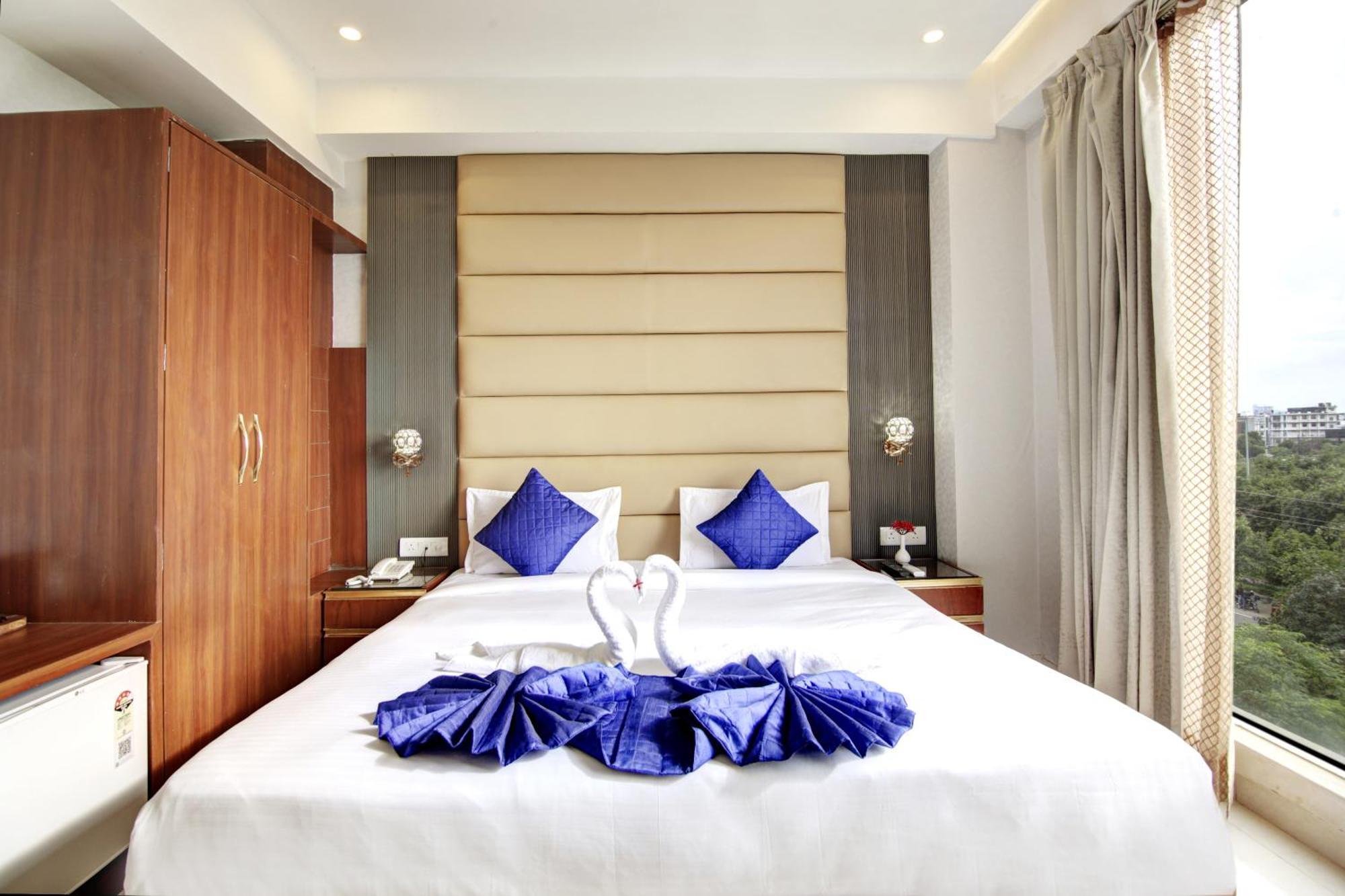 Marks Hotel & Banquet Noida Eksteriør bilde