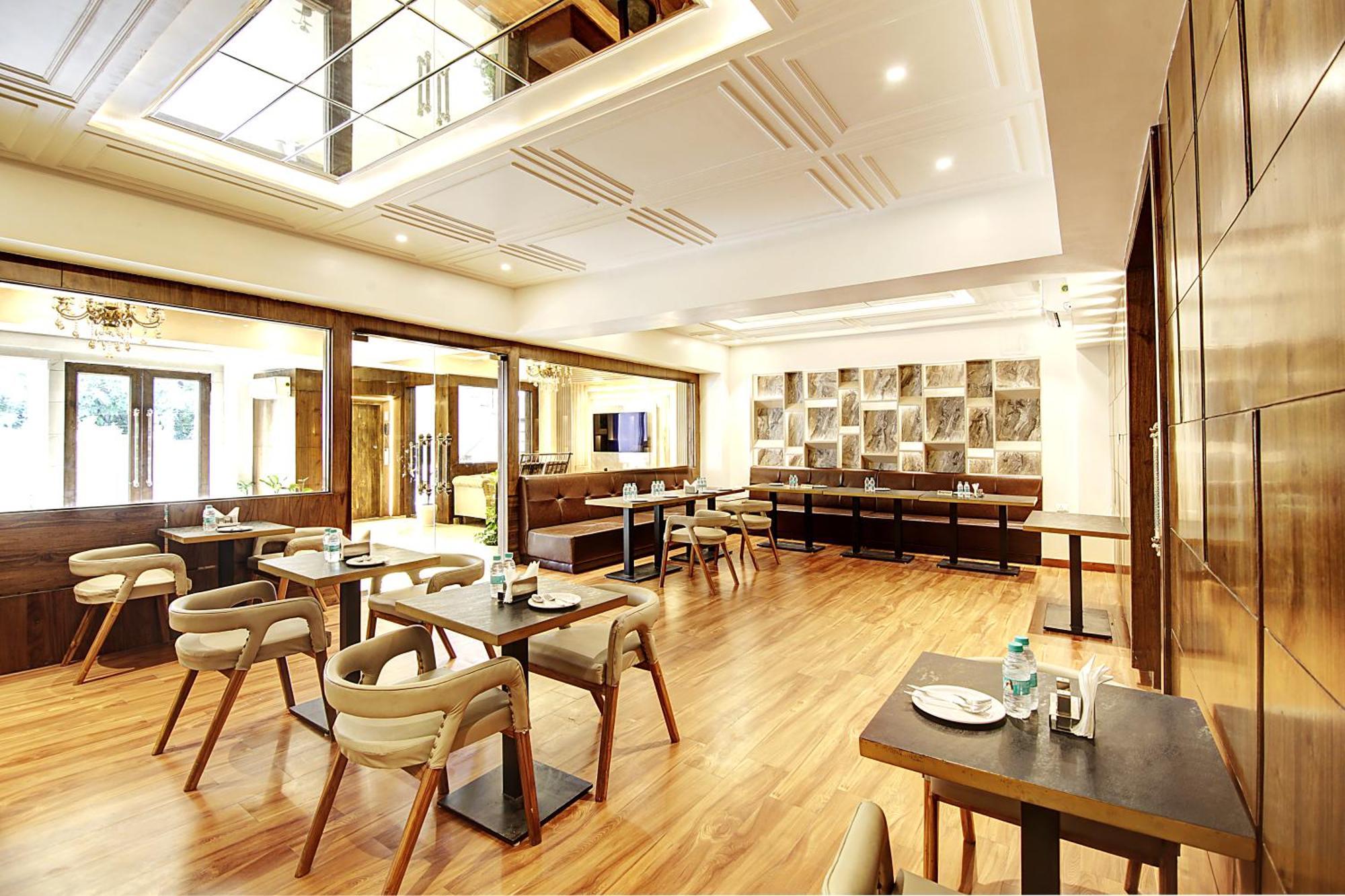 Marks Hotel & Banquet Noida Eksteriør bilde