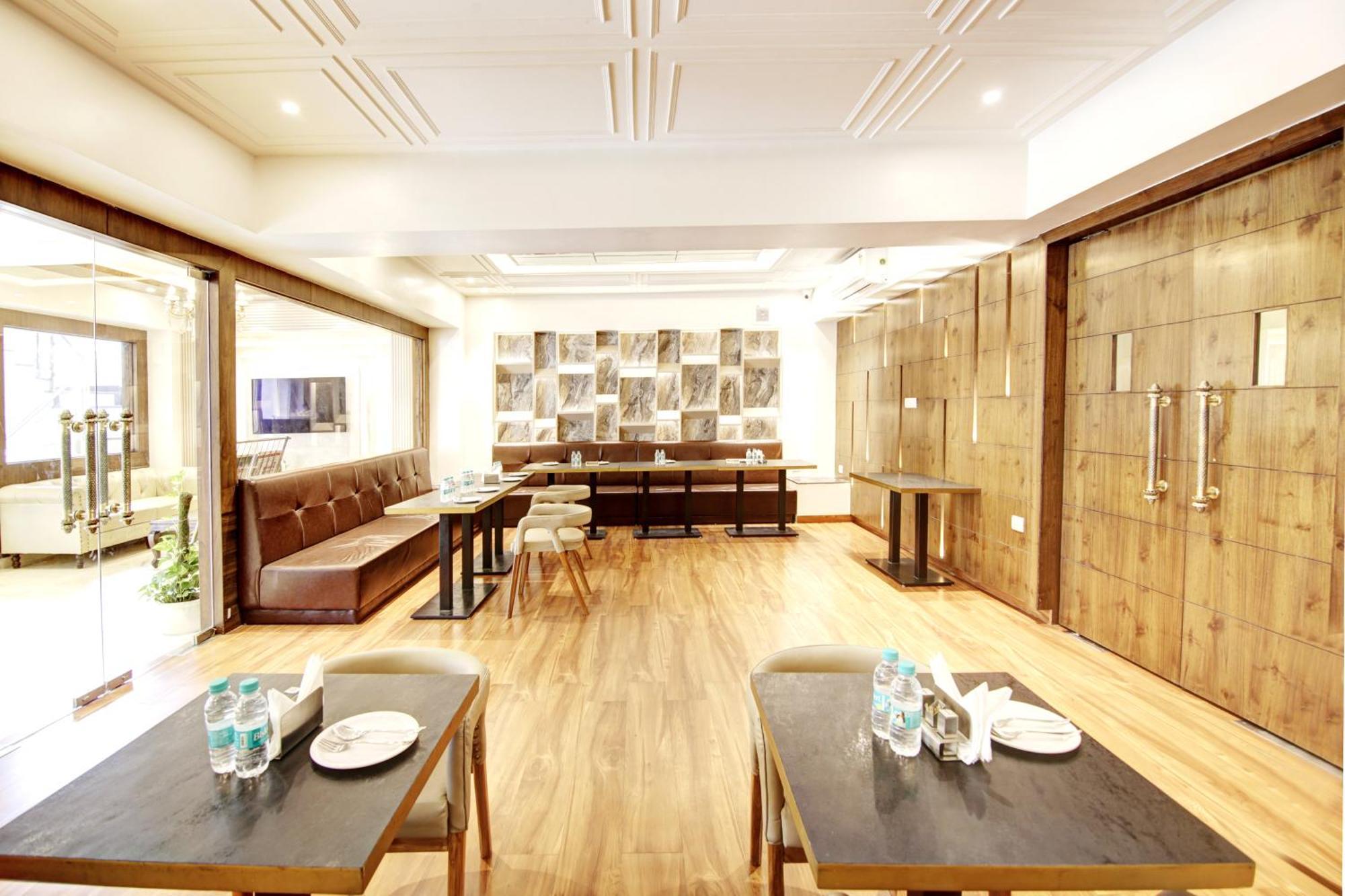 Marks Hotel & Banquet Noida Eksteriør bilde