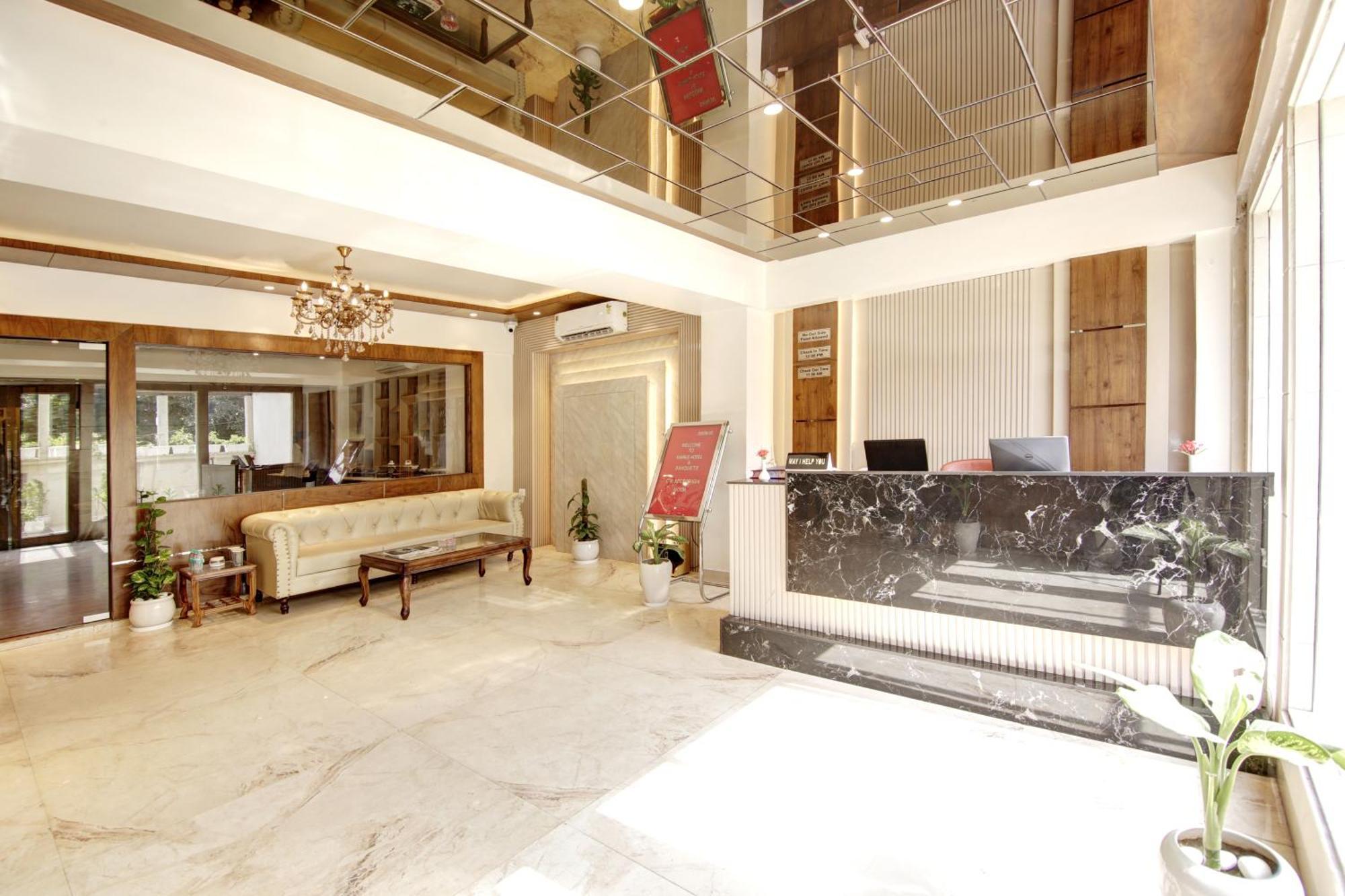 Marks Hotel & Banquet Noida Eksteriør bilde